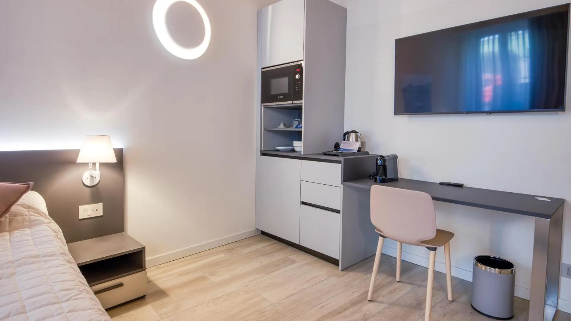 サロ Residenza Dipiu Bed & Breakfast 0*,  イタリア