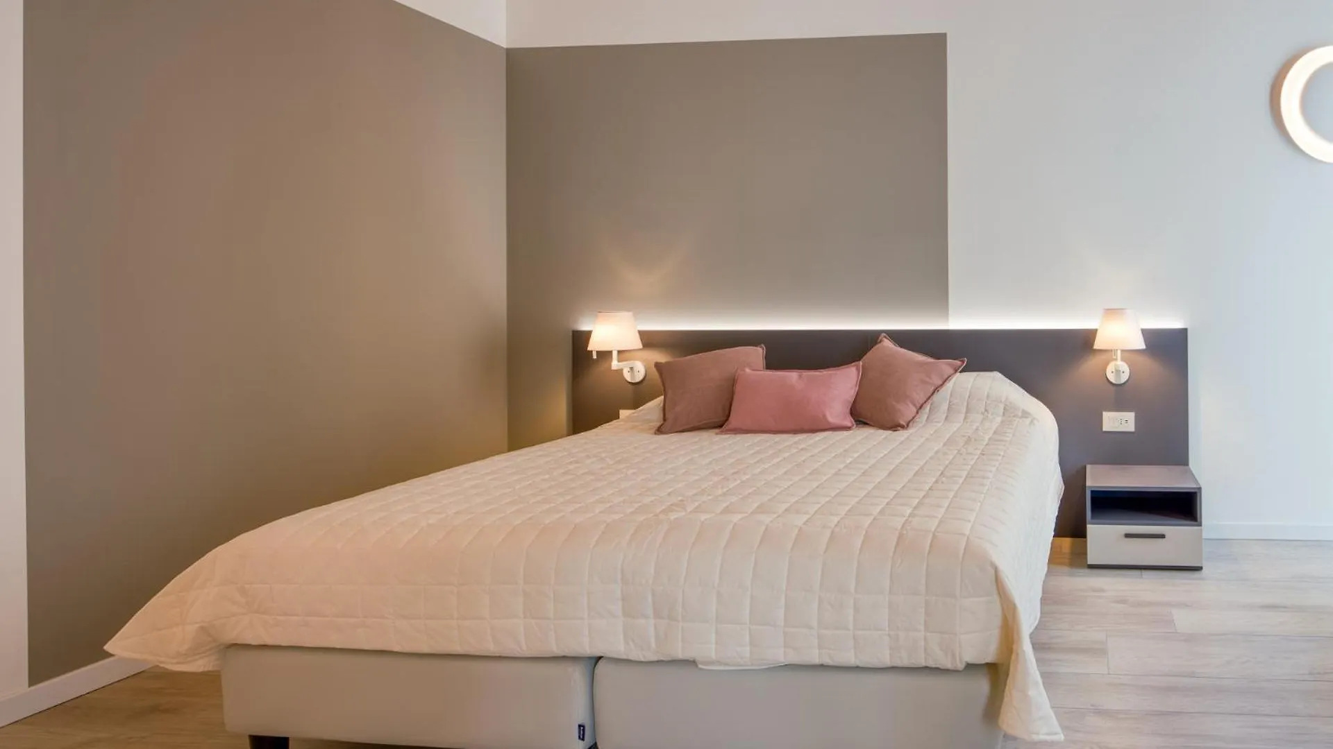 Bed and Breakfast Residenza Dipiu à Salò Italie