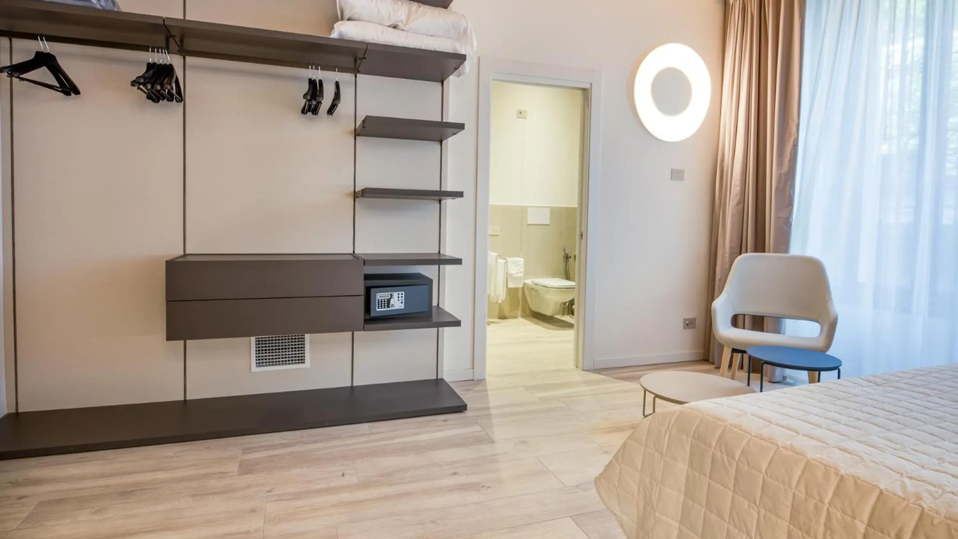 Bed & Breakfast Residenza Dipiu Bed and Breakfast Salò Italien