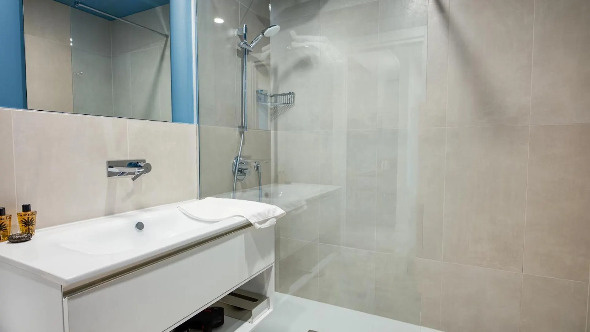 Residenza Dipiu Bed & Breakfast Salò