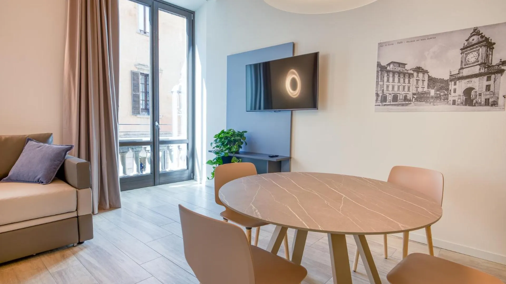 Residenza Dipiu Bed & Breakfast Salò