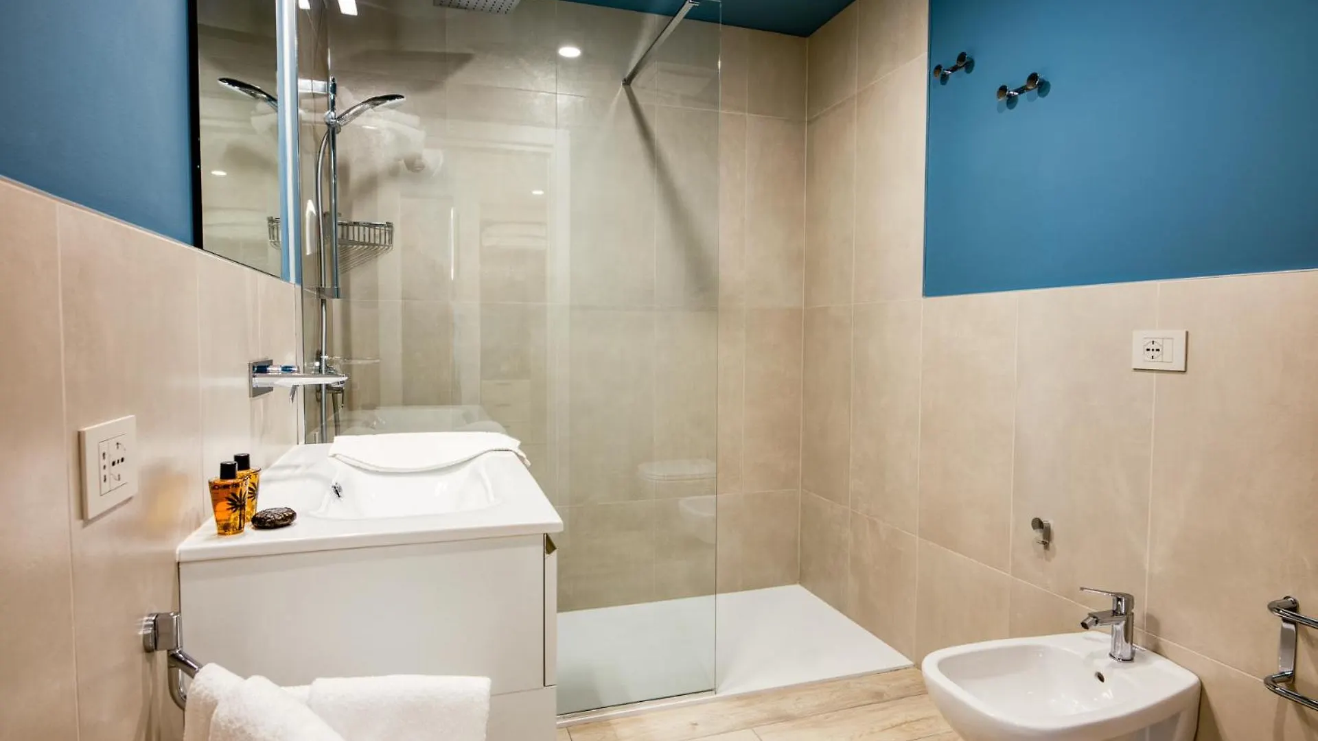 Residenza Dipiu Bed & Breakfast Salò